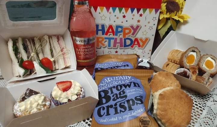 1 mothers day fizz Afternoon Tea box 24